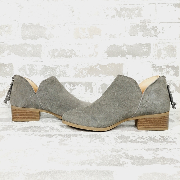 NEW Kenneth Cole Reaction Side Skip Gray Suede Low Heel Ankle Booties T383 - Picture 5 of 11